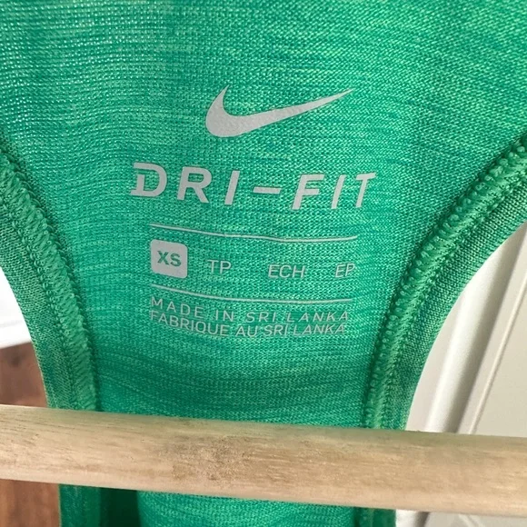 Nike Dir-Fit racerback tank top - Picture 6 of 6